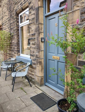 The Cobbles - Central, Parking, Netflix & Woodburner